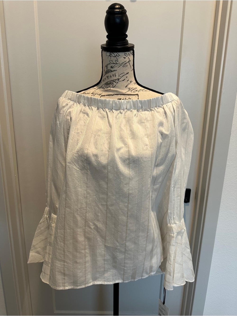 Worth White Off-Shoulder Bell Sleeve Tunic. Pretty top Size M